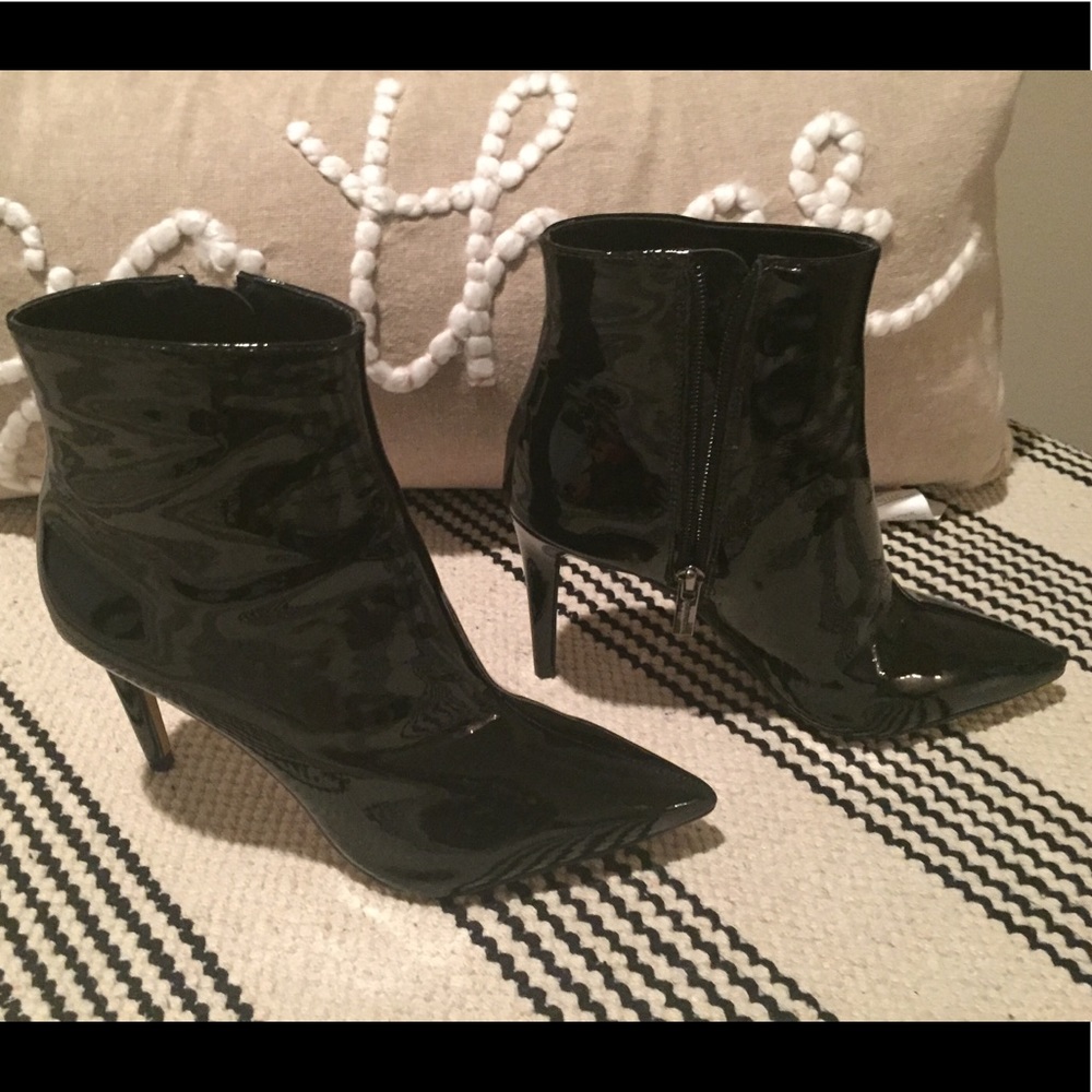 New black patent leather Gianni Bini booties.